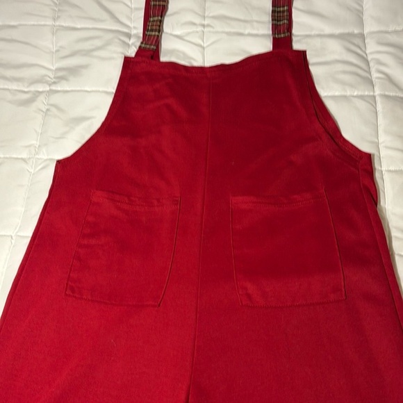 Red Sleeveless Jumpsuit with Bib-Front Design size M - Picture 4 of 11
